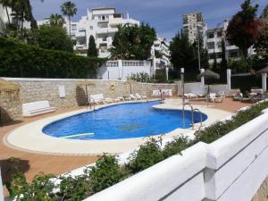 The swimming pool at or close to Pueblo Quinta