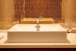 Um banheiro em NYX Hotel Dublin Christchurch
