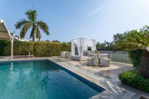 Bazén v ubytování Spara Boutique Resort nebo v jeho okolí