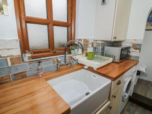 Køkken eller tekøkken på Cockle Bay Cottage + 40 billeder