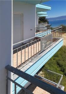 Balkón nebo terasa v ubytování Φάρος Αρκίτσας