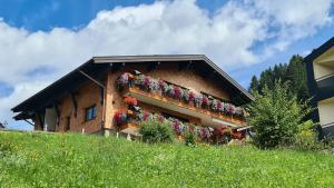Vonkajšia záhrada v ubytovaní Haus Alpenglück