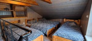 Postel nebo postele na pokoji v ubytování Apartmán Dračí údolí + 37 fotografií