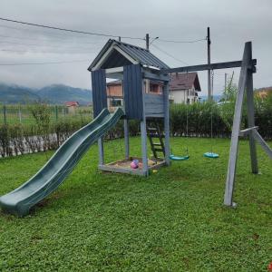 Ο χώρος παιχνιδιού για παιδιά στο Vila Aron