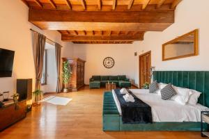 Un televizor și/sau centru de divertisment la Appartamento con vista piazza Navona