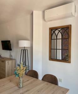 Μια τηλεόραση ή/και κέντρο ψυχαγωγίας στο Tiempo de Cerezas