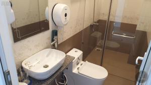 Koupelna v ubytování Vy An Hotel