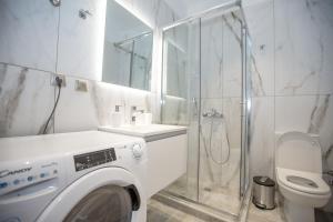 Ένα μπάνιο στο Old Town Apartment 2 +26 φωτογραφίες
