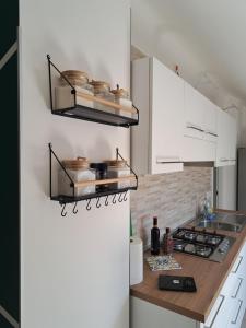 Кухня или мини-кухня в CALM house
