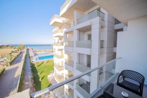 Balkón alebo terasa v ubytovaní Hurghada-Scandic Resort-The Diamond Of Scandic Apartment -Sea veiw&Sandy Beach Just Downstairs