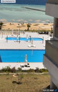 Bazén v ubytovaní Hurghada-Scandic Resort-The Diamond Of Scandic Apartment -Sea veiw&Sandy Beach Just Downstairs alebo v jeho blízkosti