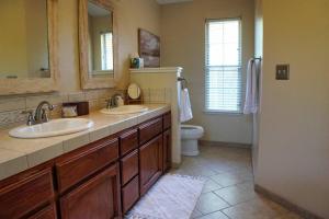 Gallery image of Fernwood Retreat at Madera Ranchos in Madera