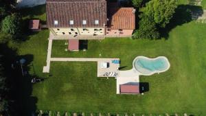 Bazen u ili blizu objekta Agriturismo Ae Cavane