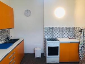 Kuchyň nebo kuchyňský kout v ubytování Apartmány Zelená Hora s velkou zahradou