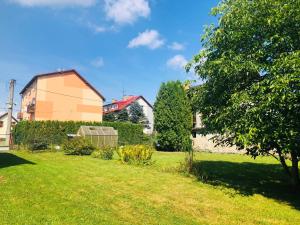 Zahrada ubytování Apartmány Zelená Hora s velkou zahradou