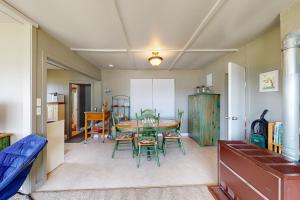 Η κουζίνα ή μικρή κουζίνα στο Green Cottage Getaway +6 φωτογραφίες