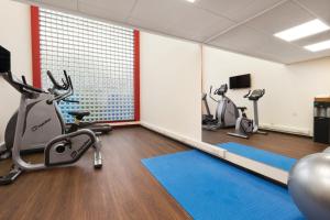 Centrul de fitness și/sau facilități de fitness de la Ramada Oxford