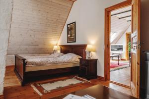 Stevns Klint Bed & Breakfast房間的床