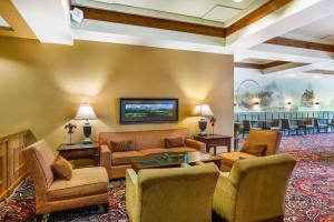 Гостиная зона в Best Western Premier Helena Great Northern Hotel