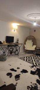 Μια τηλεόραση ή/και κέντρο ψυχαγωγίας στο Il Nido Karino