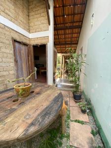 Um jardim em Pousada Caminho do Vale Guiné