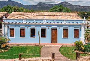 Uma vista da montanha tirada da casa de hóspedes 