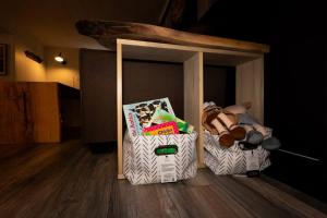 Sunrise BeachFunky Little Lakehouse - private dock and sunset view的相册照片