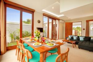 Гостиная зона в Villa Rafaela 2BR Nusa Dua By Bali Asia Villa