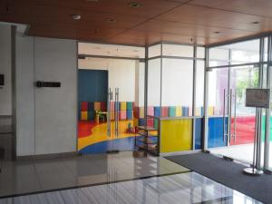 ジャカルタにあるLuxury 2BR Summit Apt with Pool, Gym, WiFiのギャラリーの写真