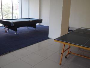 ジャカルタにあるLuxury 2BR Summit Apt with Pool, Gym, WiFiのギャラリーの写真