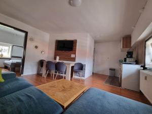 Kuchyň nebo kuchyňský kout v ubytování Schöne Wohnung im Zentrum von Ahnatal