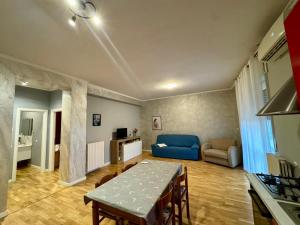 Kuchyň nebo kuchyňský kout v ubytování La Casa di Raffi