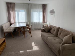 Et opholdsområde på Ferienwohnung Feucht OG NATURNAH Parkplatz WLAN