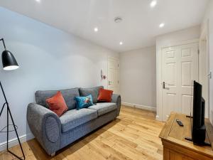 Μια τηλεόραση ή/και κέντρο ψυχαγωγίας στο Treetops Apartment