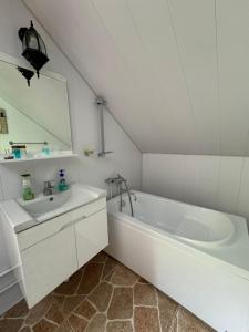Fotografie z fotogalerie ubytování Juta Guest House v destinaci Jut'a + 37 fotografií