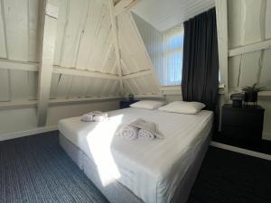 Gambar di galeri bagi SintLievens di Zierikzee +10 gambar