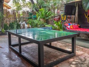 Facilități de tenis de masă la sau în apropiere de Happy House Backpackers