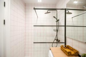 Ένα μπάνιο στο Tsikhisdziri Apartments at bamboo +5 φωτογραφίες