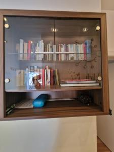 Knjižnica v apartmaju