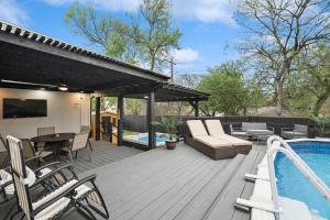 Πισίνα στο ή κοντά στο Panoramic 4BR 3BA Holiday Home with Pool, Grill, Sauna & Game Room