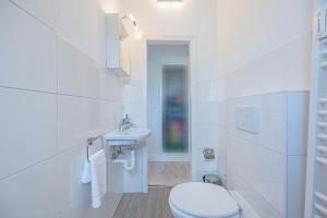Ένα μπάνιο στο fewo1846 - Am Walfischstein - strandnahe 2-Zimmer-Wohnung im 1 OG in eleganter Jugendstilvilla +15 φωτογραφίες