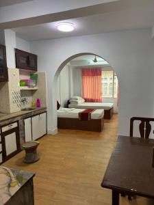 Kuchyň nebo kuchyňský kout v ubytování Om Tara Guest House Pvt Ltd