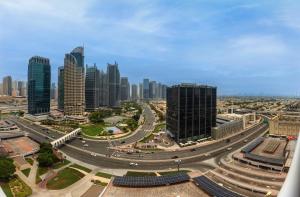 Nespecifikovaný výhled na destinaci Dubaj nebo výhled na město při pohledu z apartmánu