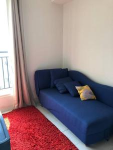 Posezení v ubytování 2BR at PGV Cimanggis with Netflix near exit Toll Jagorawi
