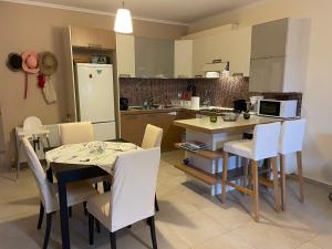 Billede fra billedgalleriet på Apartment with gardens (ideal for surfers) i Lefkada