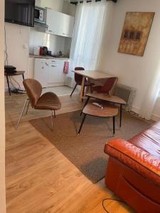 Photo de la galerie de l'établissement Appt 3 pièces proche commerces, à Alfortville