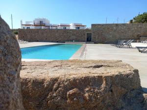 Bazén v ubytování The Blue of Mykonos nebo v jeho okolí
