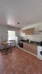 Eldhús eða eldhúskrókur á Appartement T3 proche de la mer