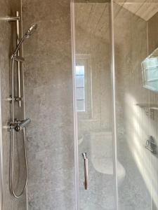 Ένα μπάνιο στο Robin Cabin with hot tub +38 φωτογραφίες