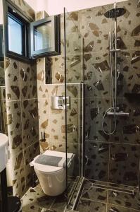 Ένα μπάνιο στο Four Stay Apartments Red Room